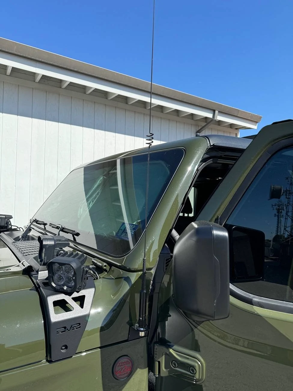 Jeep Gladiator Lest see your CB/HAM/GMRS radio install. IMG_1861