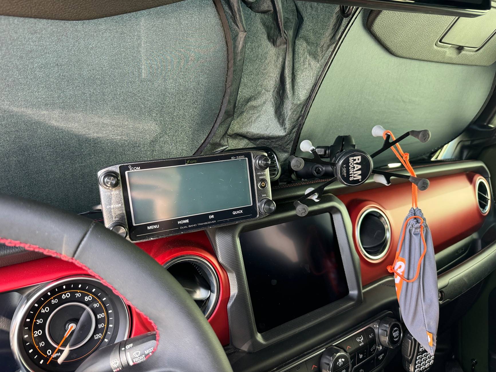 Jeep Gladiator Lest see your CB/HAM/GMRS radio install. IMG_1858