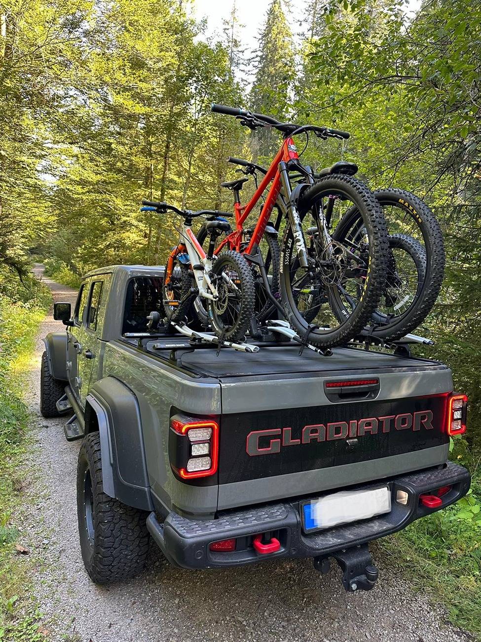 Jeep Gladiator Gladiators + Mountain Biking Photos - Post Yours WhatsApp Image 2024-10-10 à 13.50.35_9ce31a37