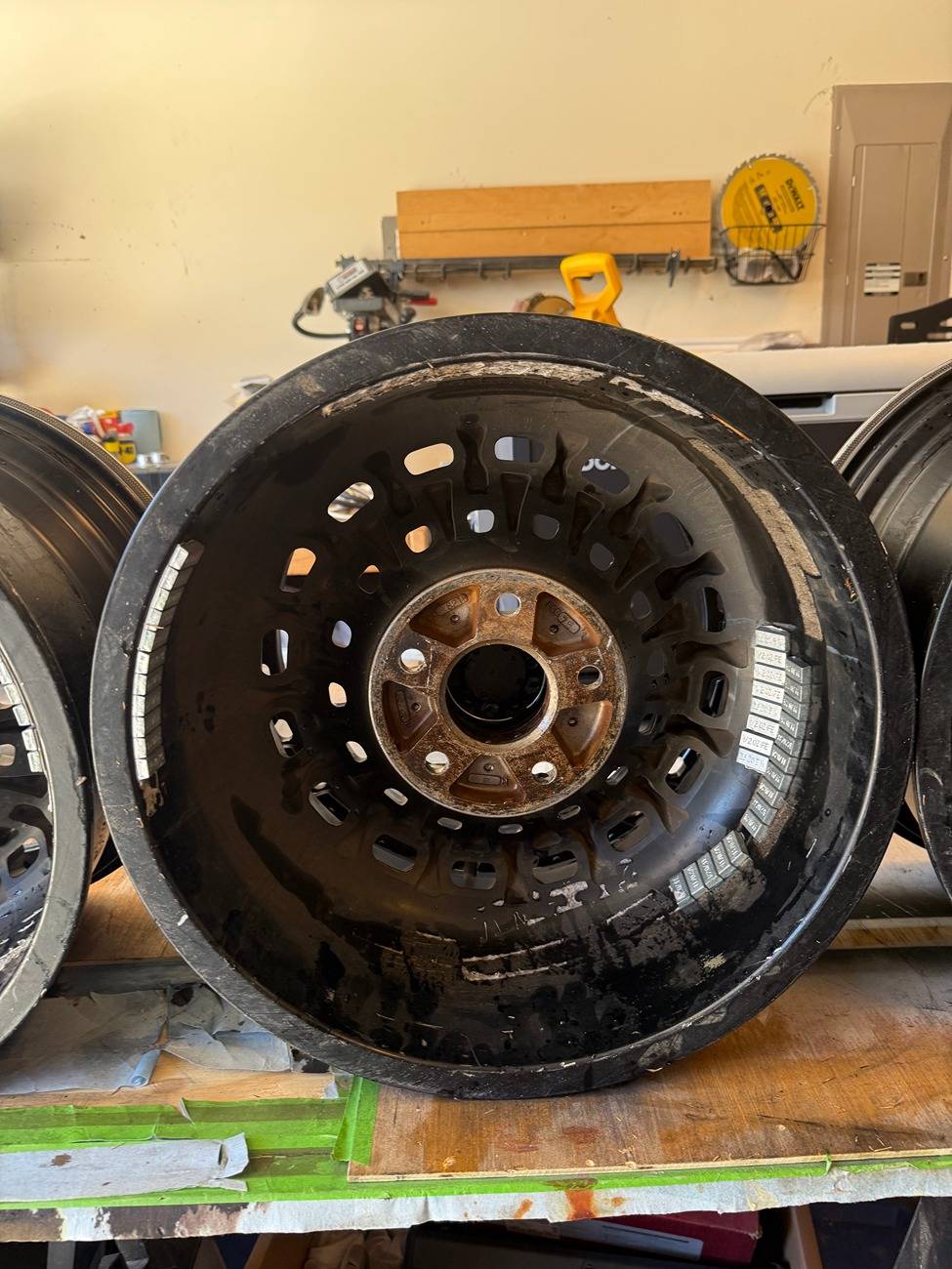 Jeep Gladiator 4 Fuel Zephyr Beadlock Wheels (D101) | 17x9 5x127 -38mm Offset in Matte Black | $1,300 IMG_1037