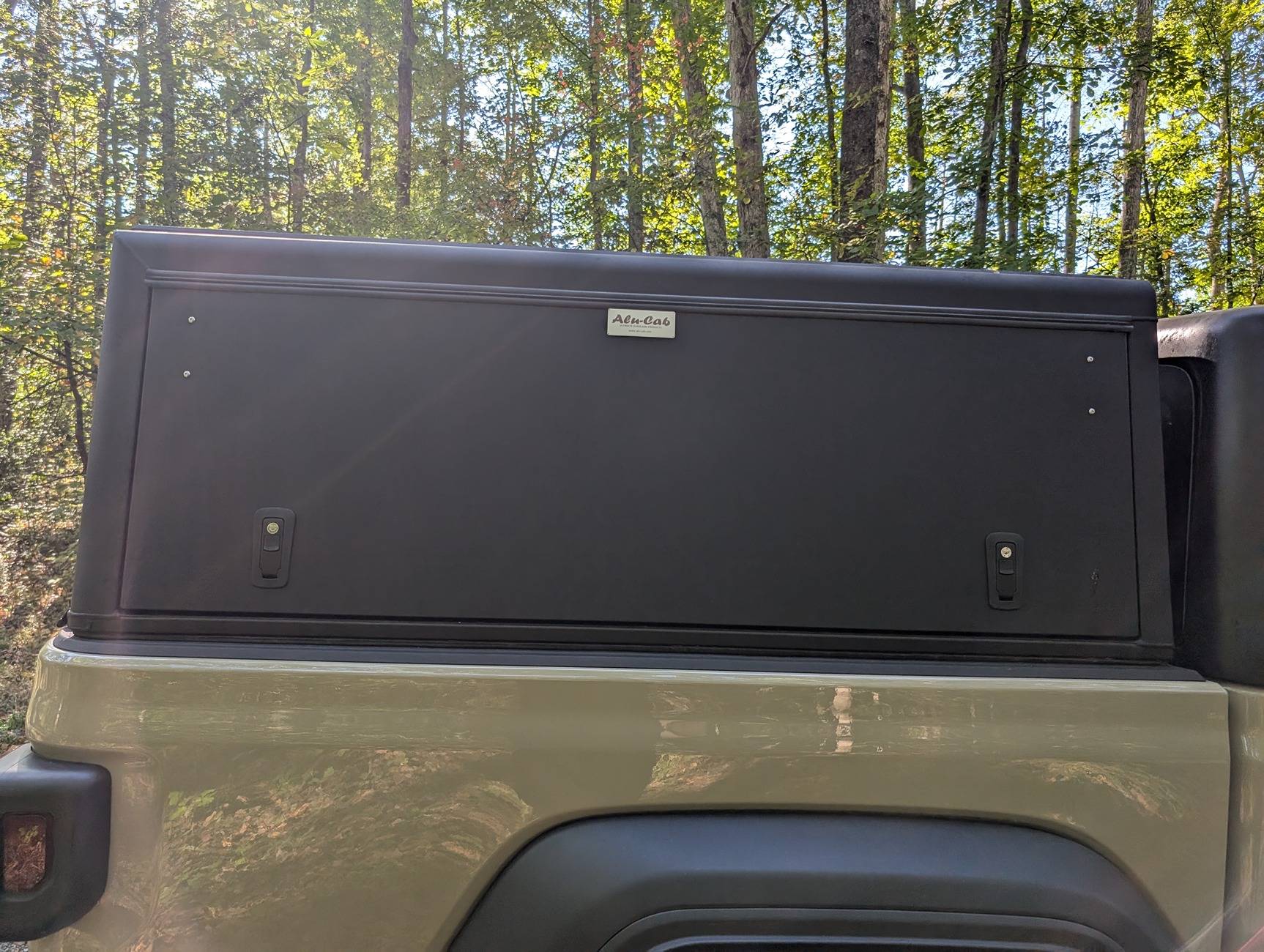 Jeep Gladiator Alu-cab Canopy - $2000 obo PXL_20241010_194600045