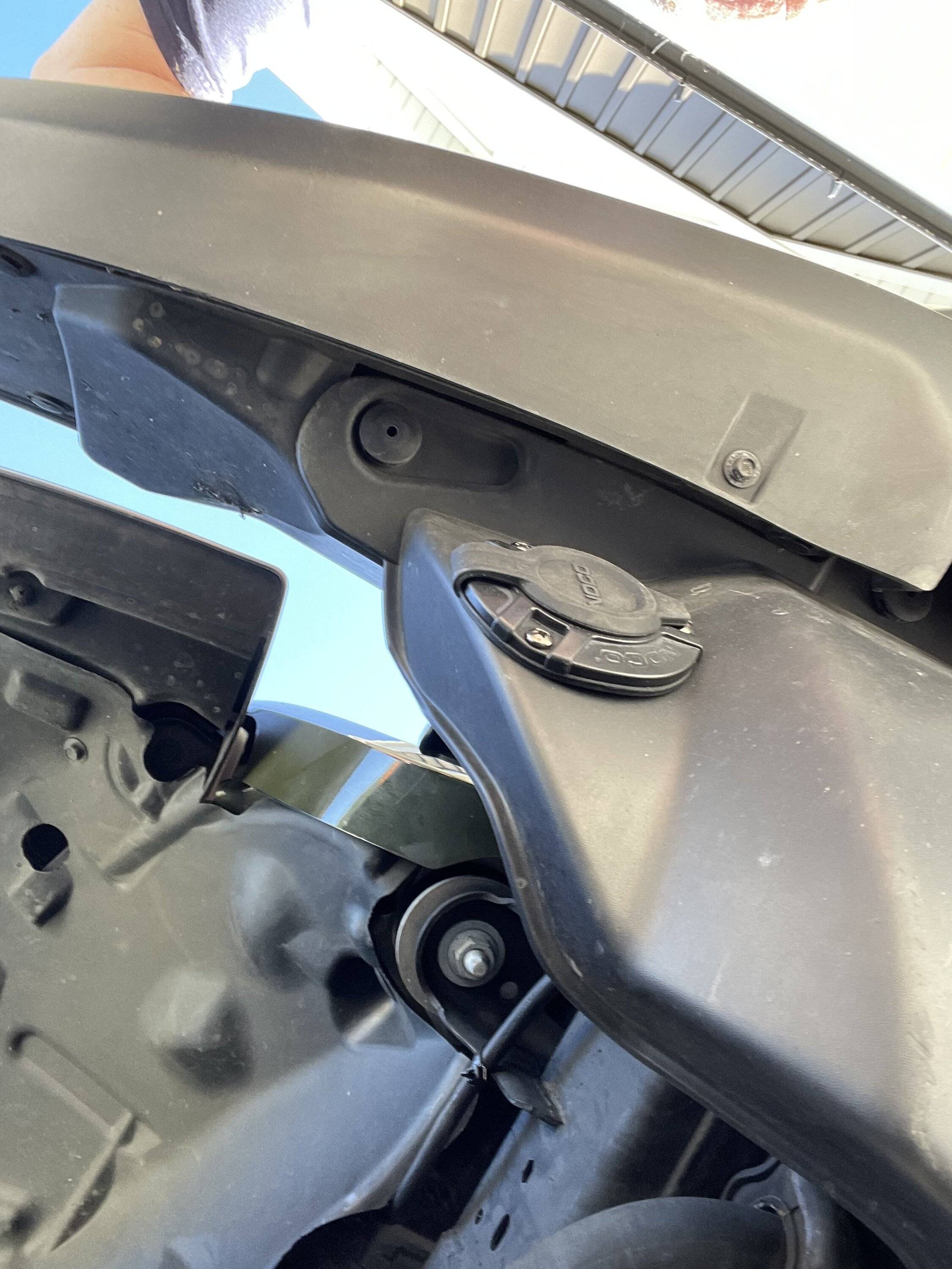 Jeep Gladiator Simple Noco Battery Maintainer Installation IMG_5332