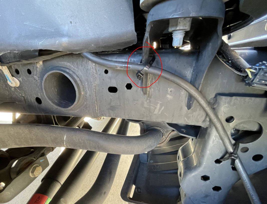 Jeep Gladiator Simple Noco Battery Maintainer Installation Harnessrouting.JPG
