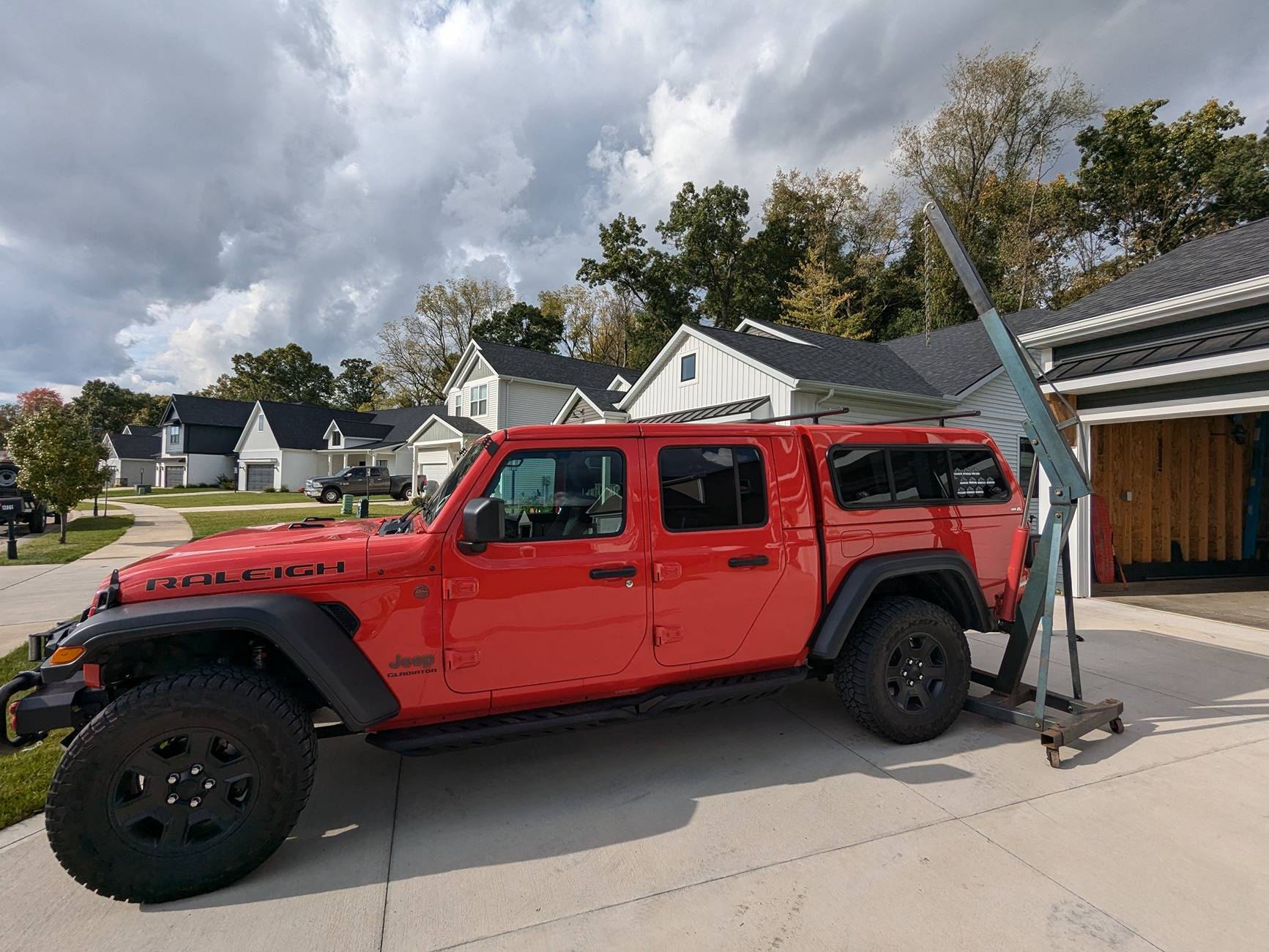 Jeep Gladiator DEAL OF A LIFETIME: Cascadia CVT tents nearly 90% off 1000008112