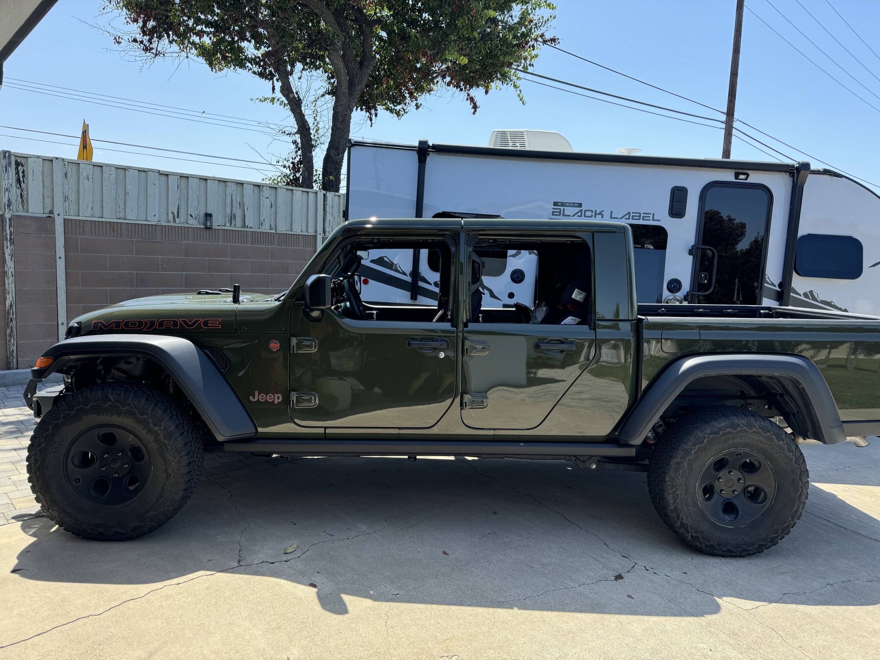 Jeep Gladiator It's ALMOST DONE... (yeah right) - Sarge Green with half doors and 37s IMG_7515