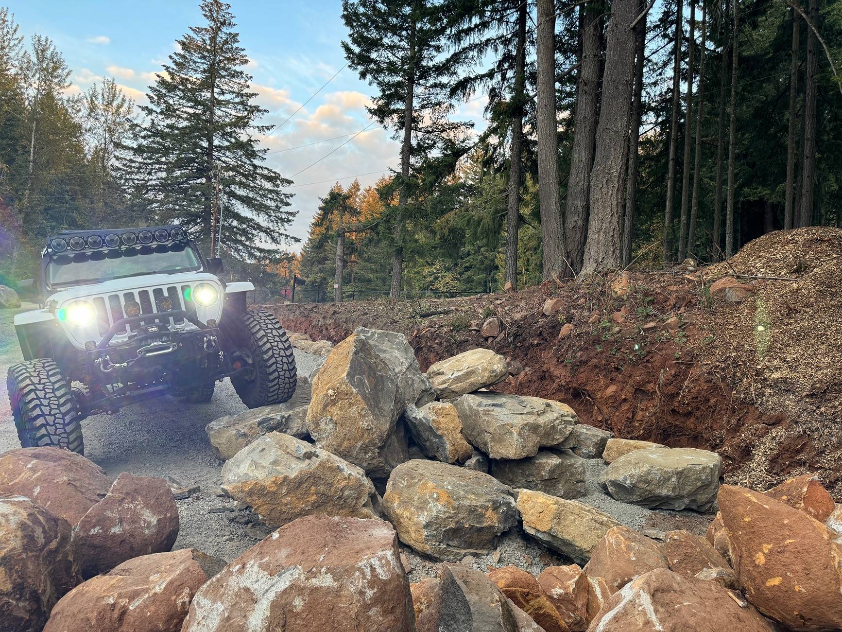 Jeep Gladiator Turning my drive way into a rock garden IMG_1633