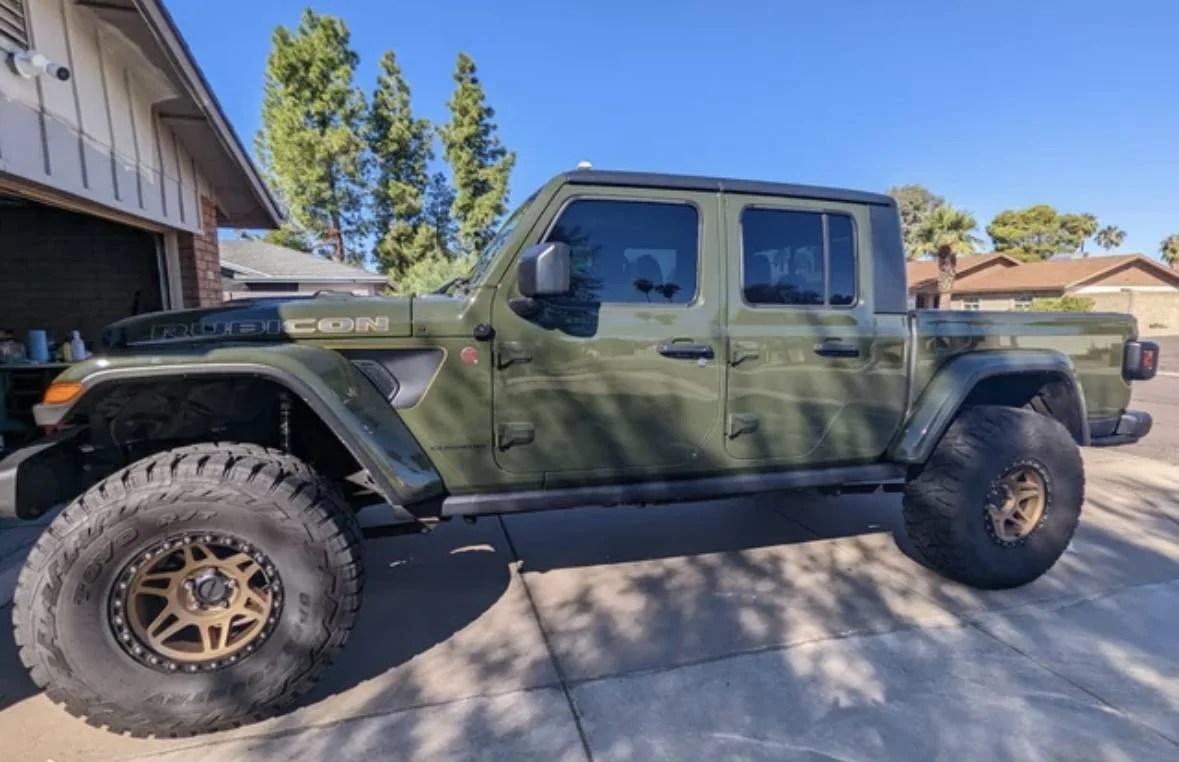 Jeep Gladiator Wheels for Sarge Gladiator Method 106 bronze on green jt pic2