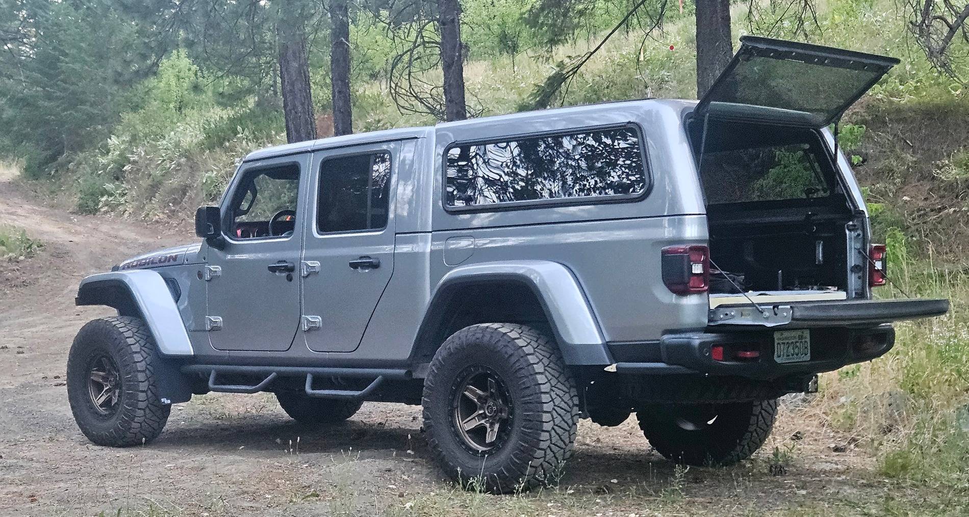 Jeep Gladiator Recess Winch vs Top Mount cabin