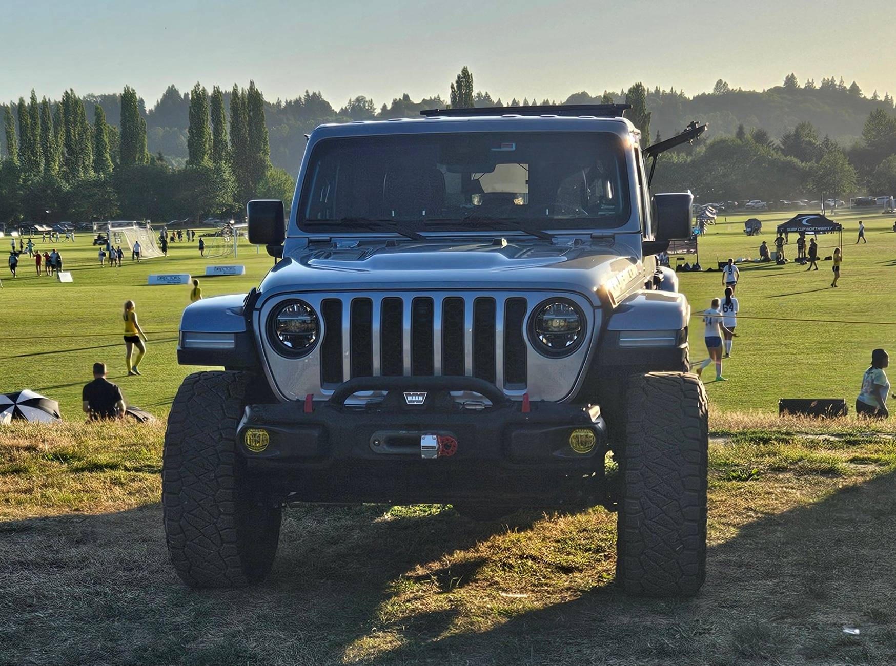 Jeep Gladiator Recess Winch vs Top Mount soccer jee