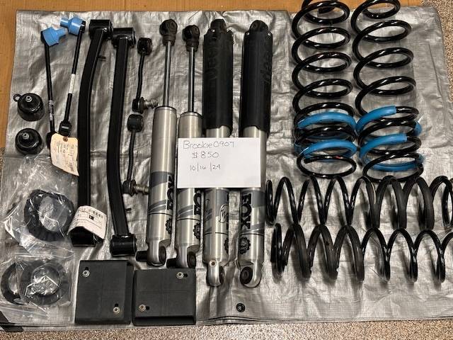 Jeep Gladiator SALE PENDING Used OEM Mopar 2" Suspension Lift Kit Gladiator 3.6L  $850. IMG_2408