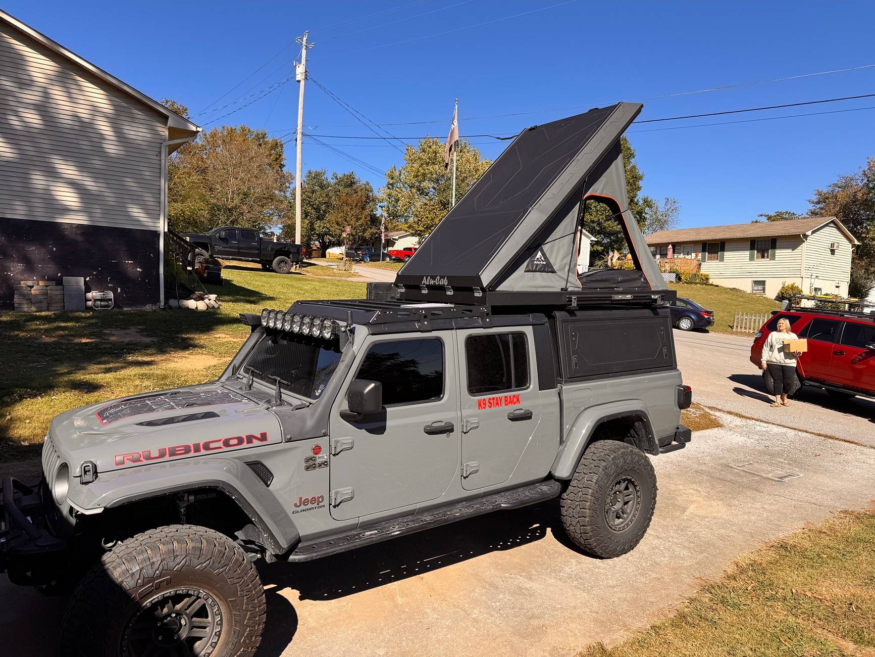 Jeep Gladiator Alu-Cab Contour Canopy Roll Call - not Camper IMG_1544
