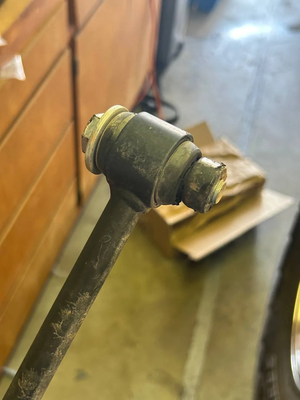 Jeep Gladiator Cracked rear sway bar mount bracket IMG_7904
