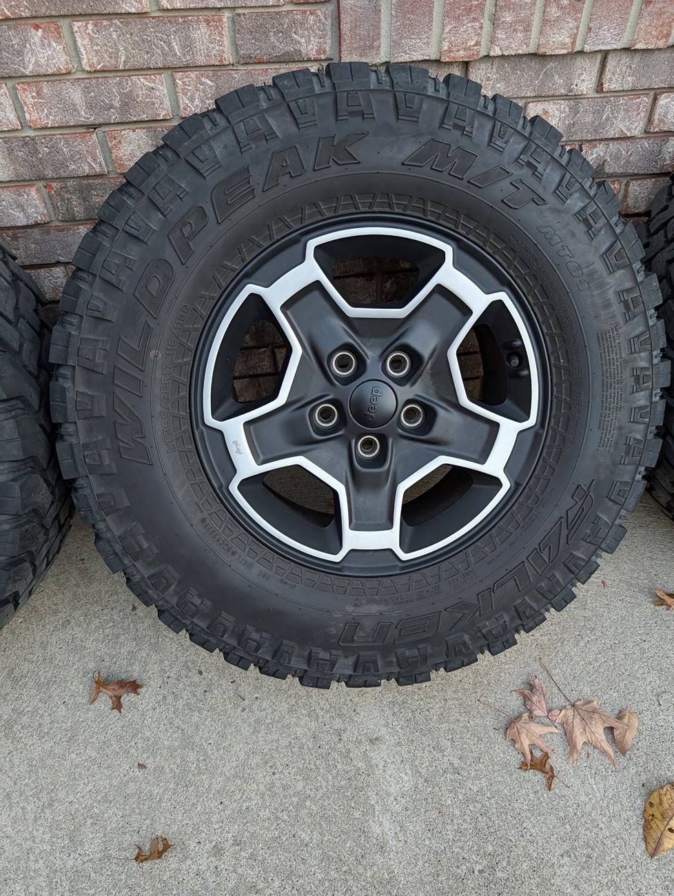 Jeep Gladiator 5 Stock Falken MTs on Machined Edge Rims $475 Ohio PXL_20241022_213711475