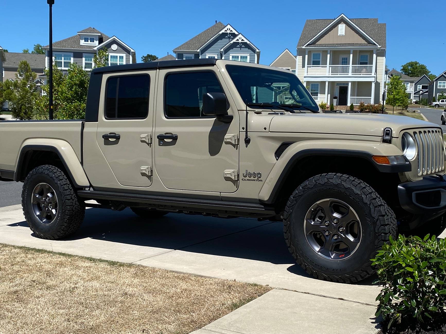 Jeep Gladiator 285/75/17s installed IMG_2454