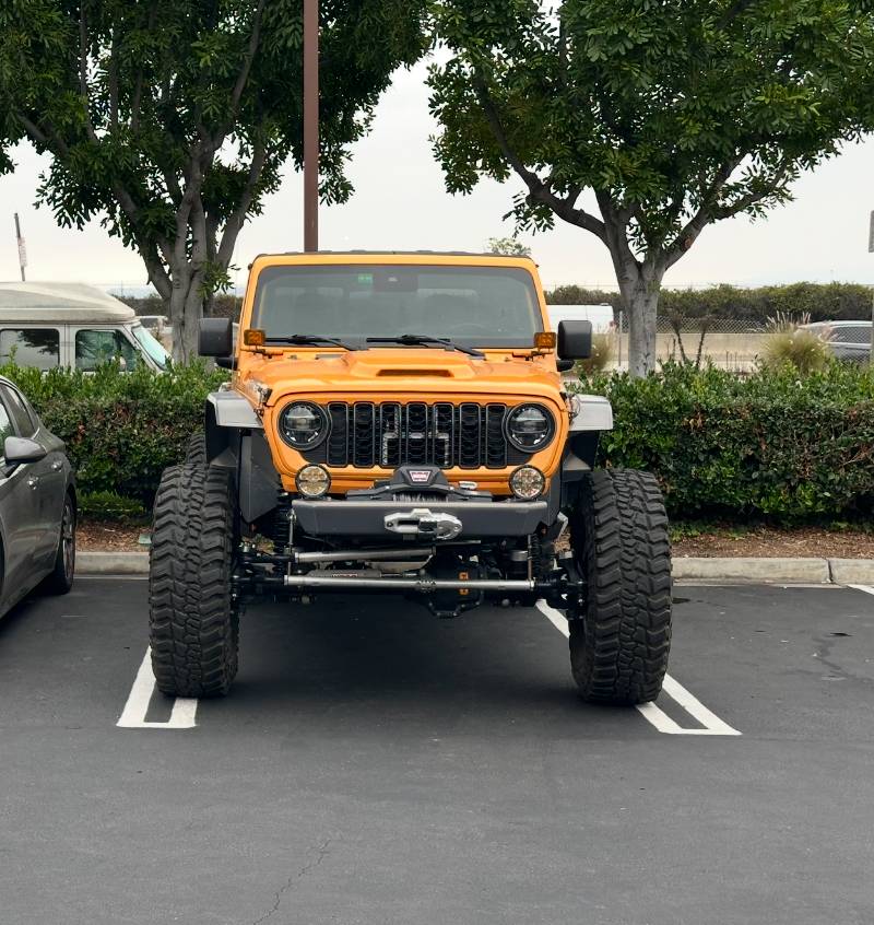 Jeep Gladiator Which looks better? IMG_0050
