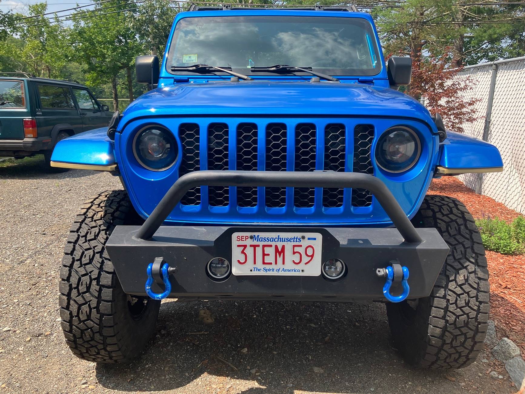 Jeep Gladiator Which looks better? IMG_2304