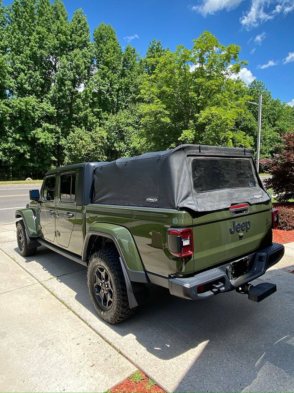 Jeep Gladiator Softtopper- black in great condition IMG_0320_Original