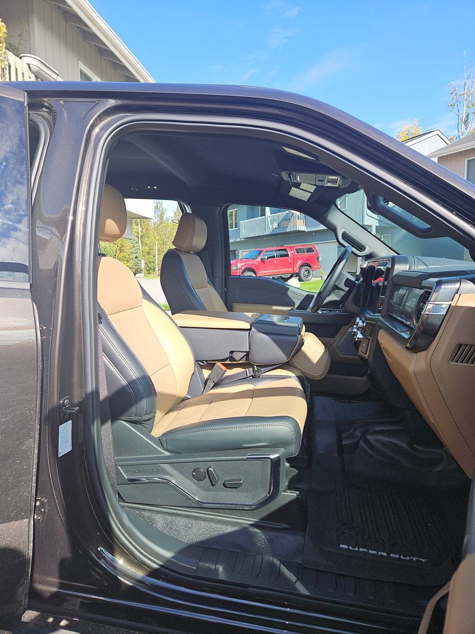 Jeep Gladiator Official: Scout EV Pickup & SUV debut w/ Gas Range Extender, 4x4, BOF, Lockers, Sway Bar Disconnect -- All Specs, Wallpapers, Videos 20240907_143004