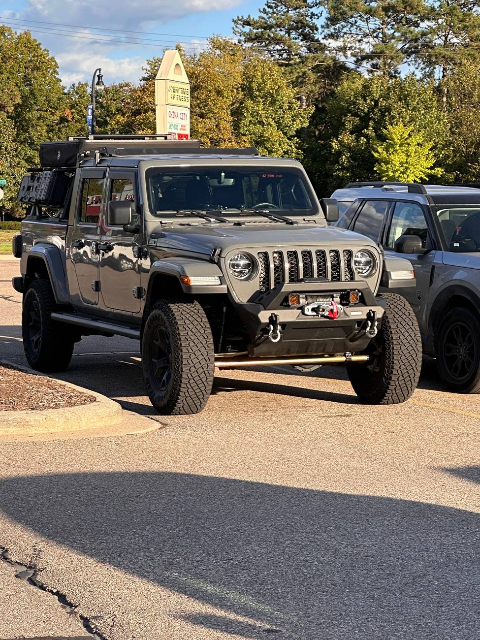 Jeep Gladiator Which looks better? IMG_1279