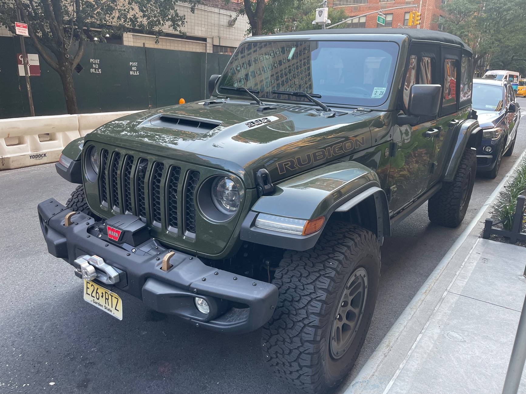 Jeep Gladiator Winch - new factory one included 2024 vs 2022 non included winches IMG_2134