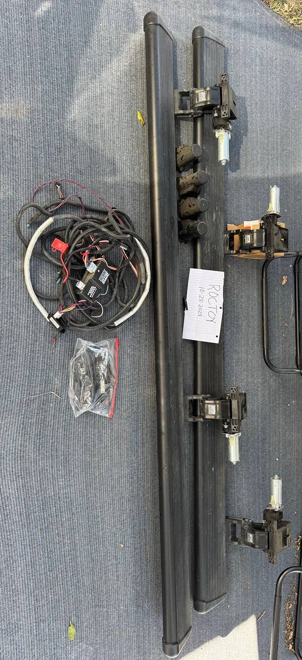 Jeep Gladiator AMP Research XL Power Steps IMG_7438