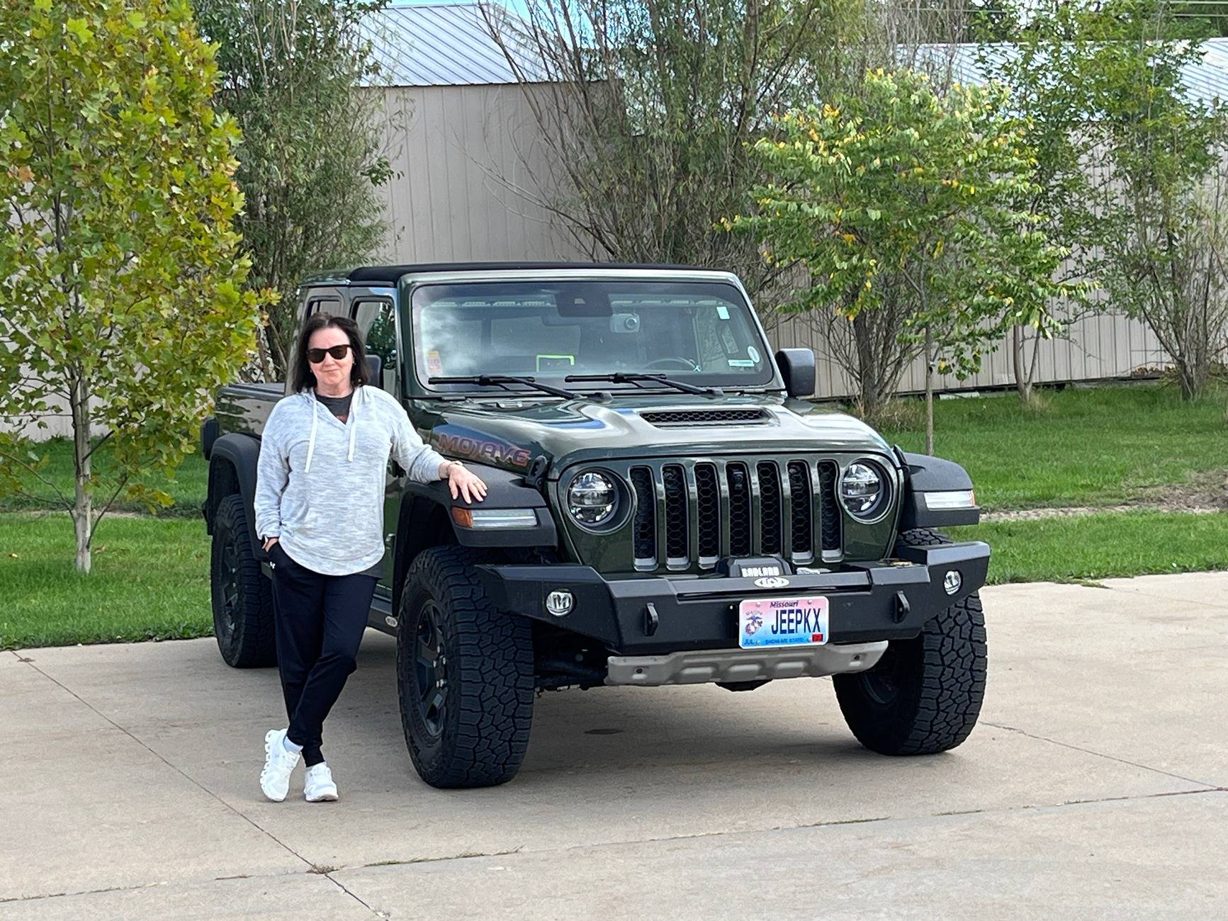 Jeep Gladiator Which looks better? JpG Ft w EB.JPG