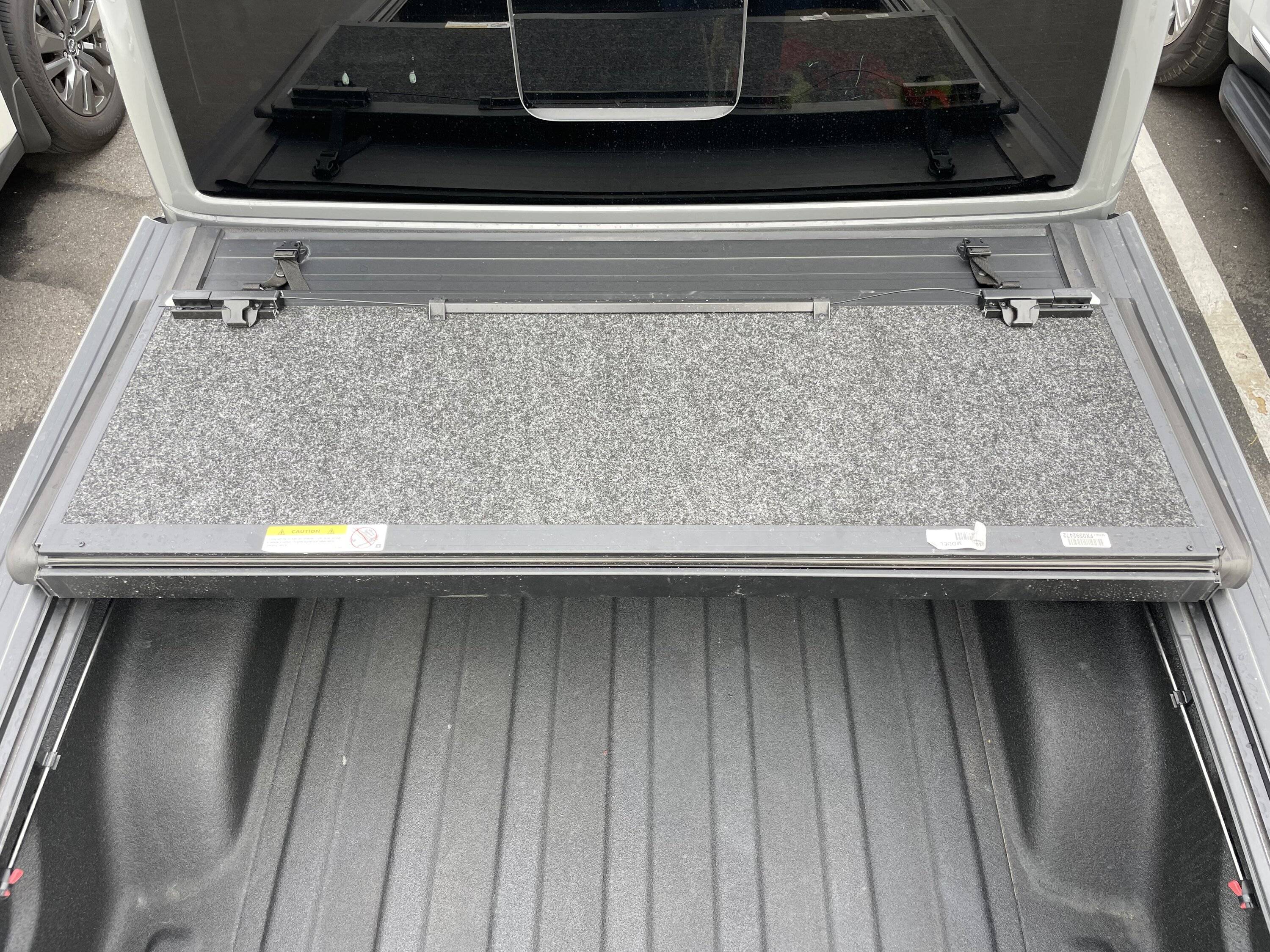 Jeep Gladiator $750 UnderCover Ultra Flex Tonneau Cover IMG_3017
