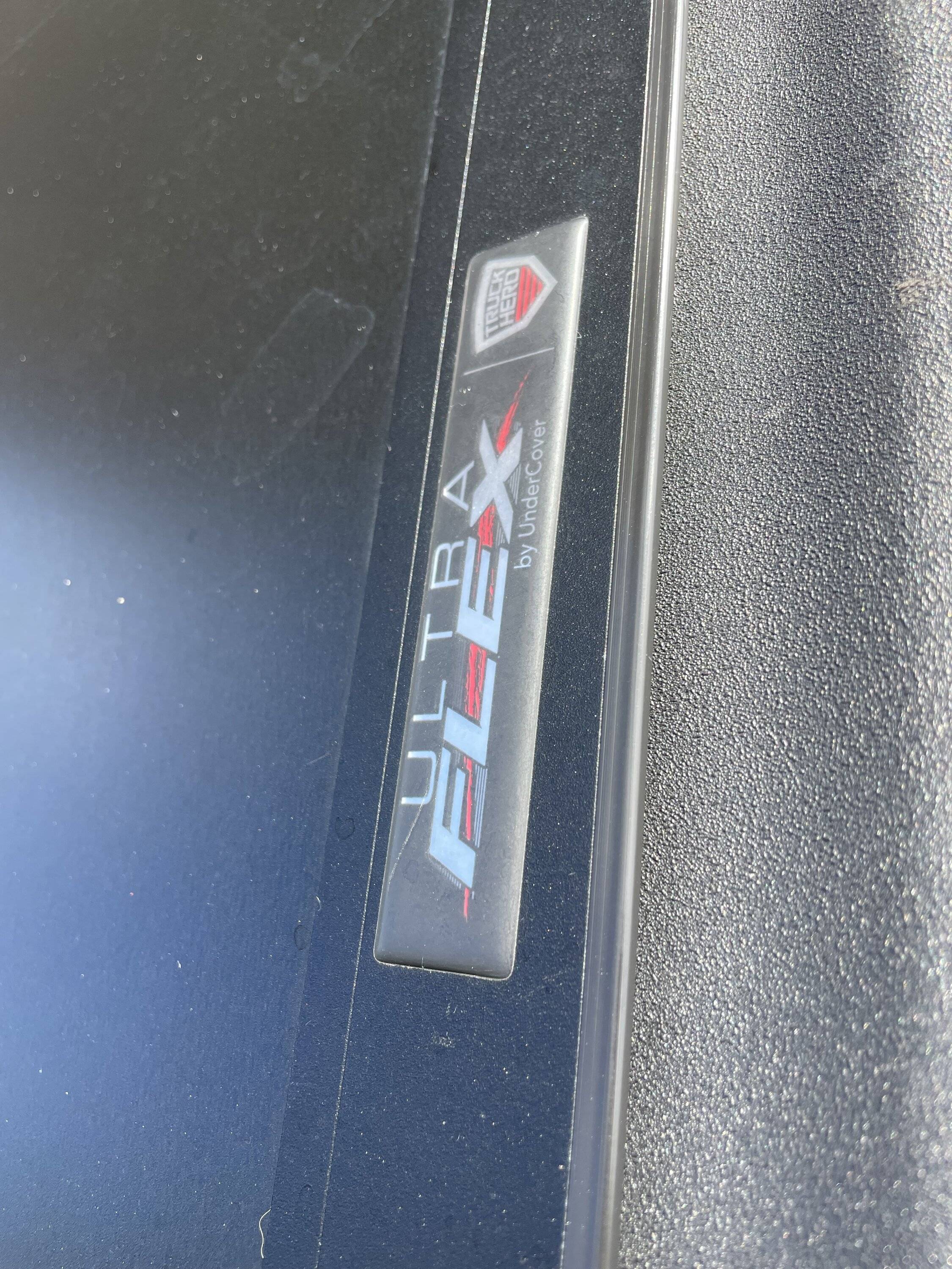 Jeep Gladiator $750 UnderCover Ultra Flex Tonneau Cover IMG_3016
