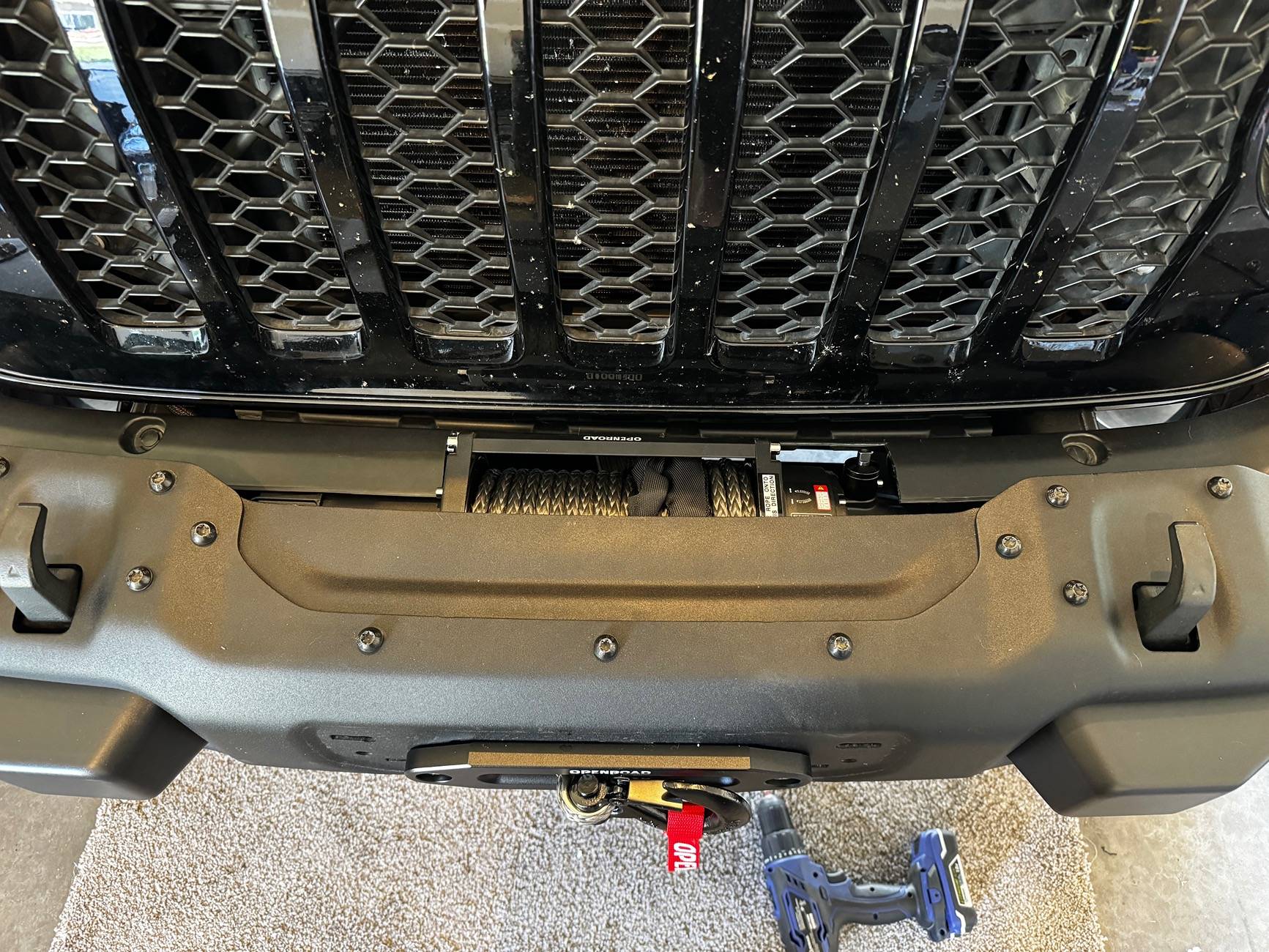 Jeep Gladiator WINCH AND MOUNTING PLATE IMG_8330
