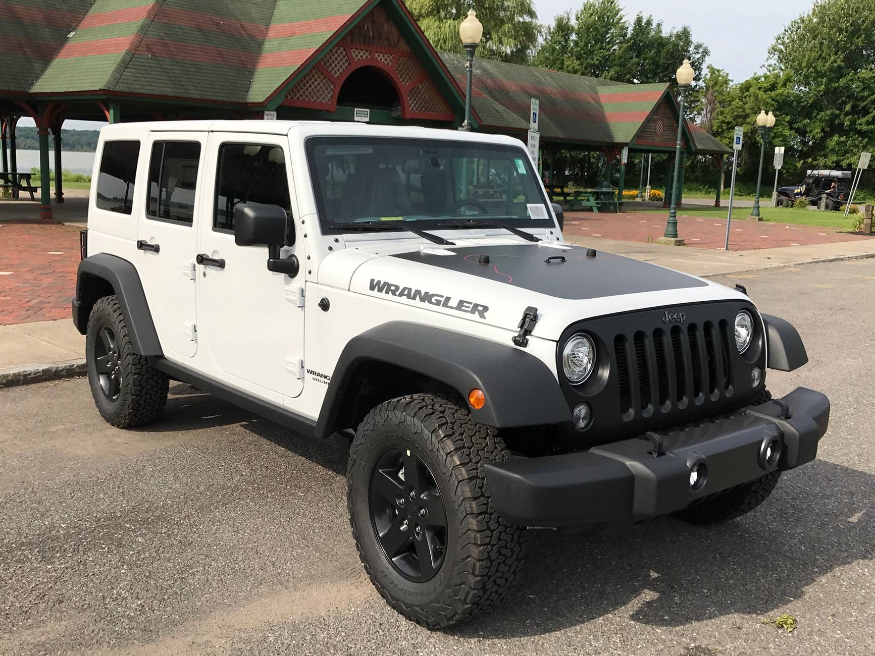 Jeep Gladiator 2025 Jeep Gladaitor BIG BEAR - New Trim appears on Jeep site IMG_0995