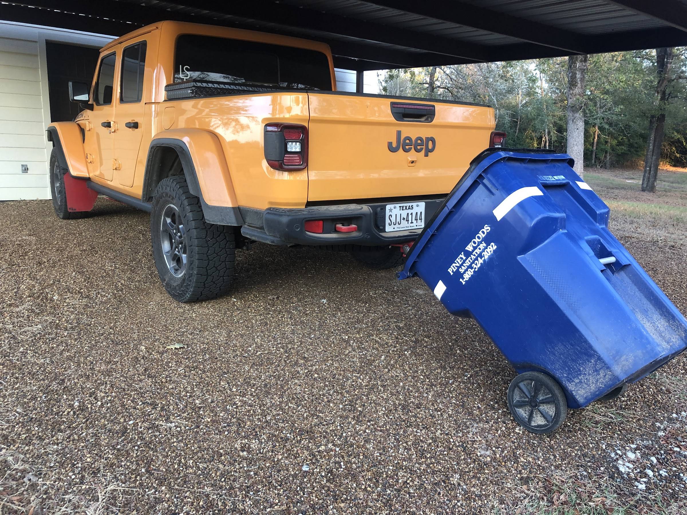 Jeep Gladiator Garbage Commander: the Garbage Can Hauling Device Review 2V4mgGc-VDu3aCzRW-CuhDW1u07Oss-wUd9lUeg3Q5ku=w2400