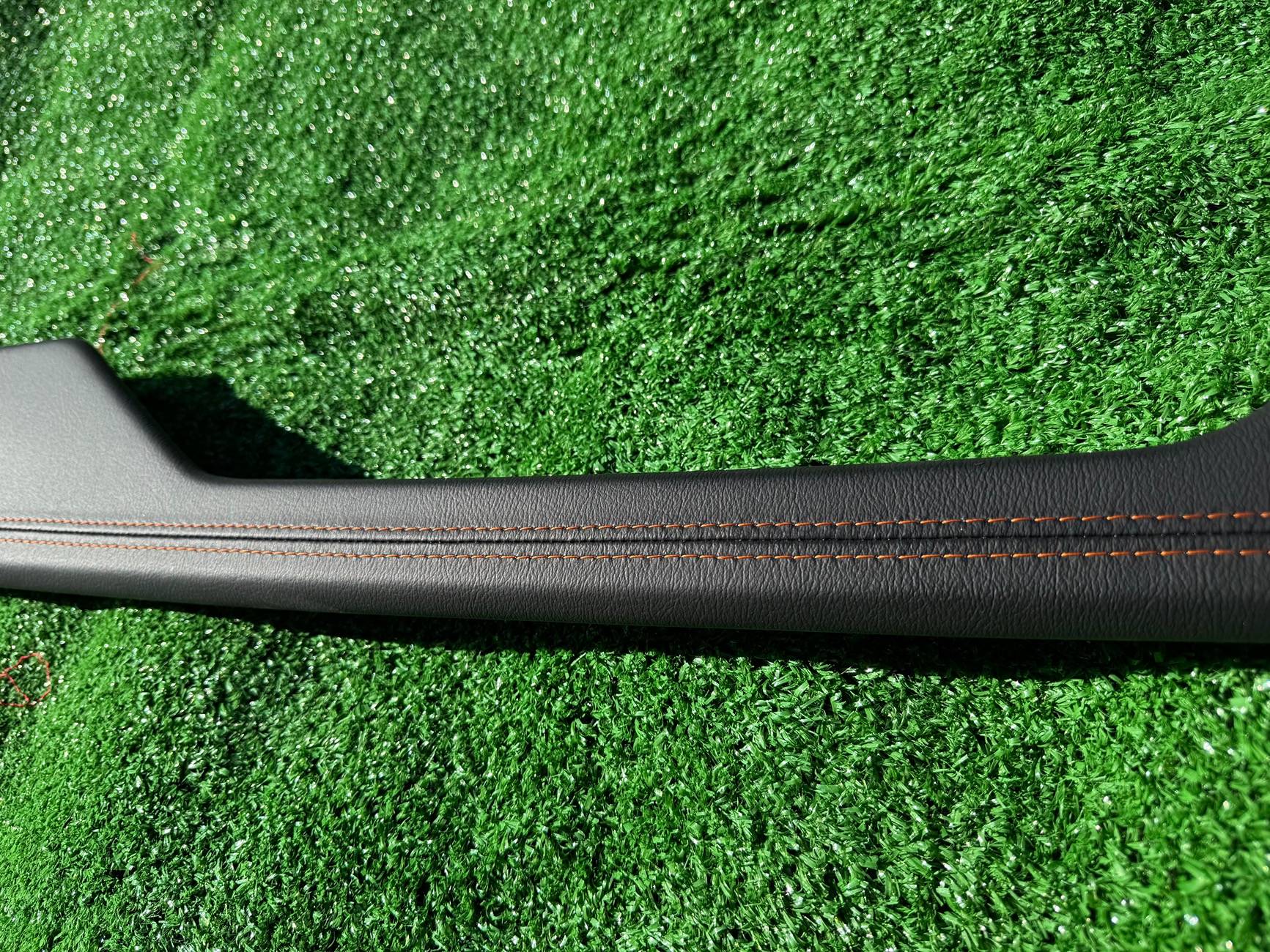 Jeep Gladiator OEM Mojave stitched leather dash, shift knobs IMG_9031