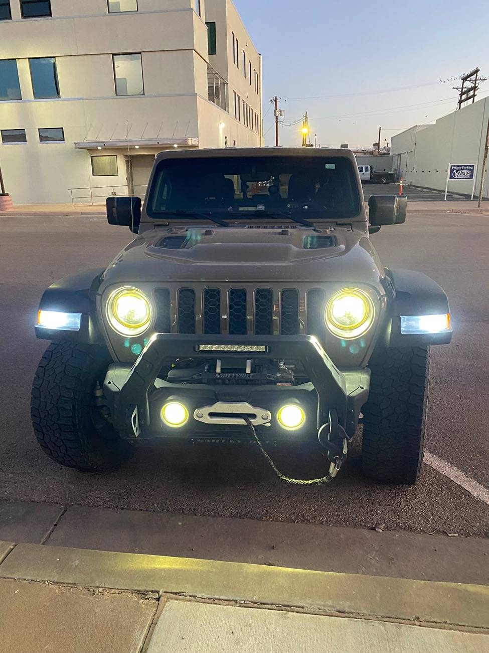 Jeep Gladiator Dim bright lights IMG_9004