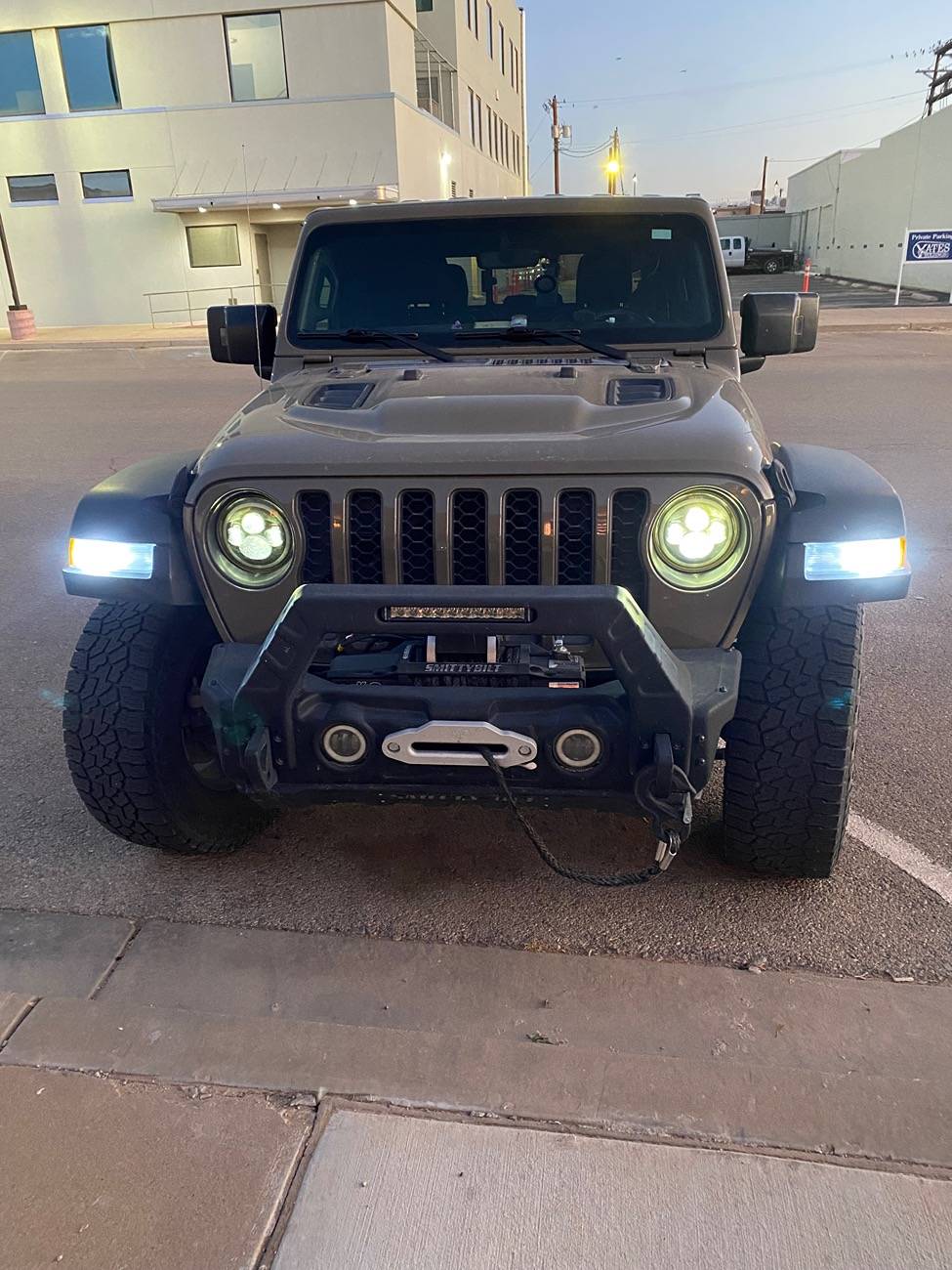 Jeep Gladiator Dim bright lights IMG_9002
