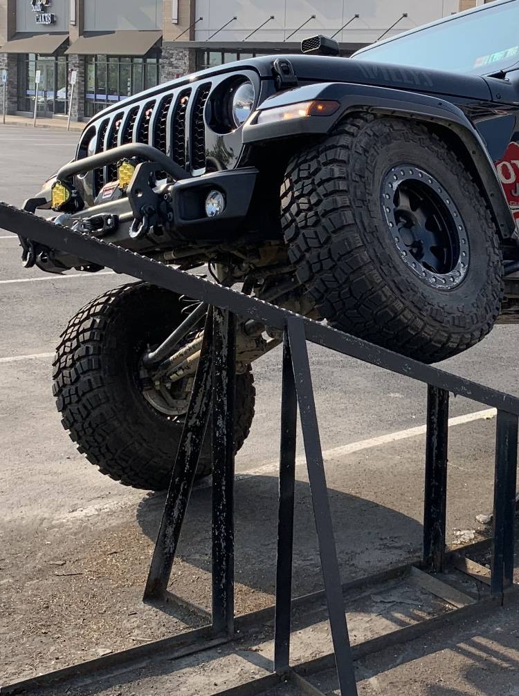 Jeep Gladiator Considering 37s on Stock 2024 Sport S Non-Max Tow IMG_8709