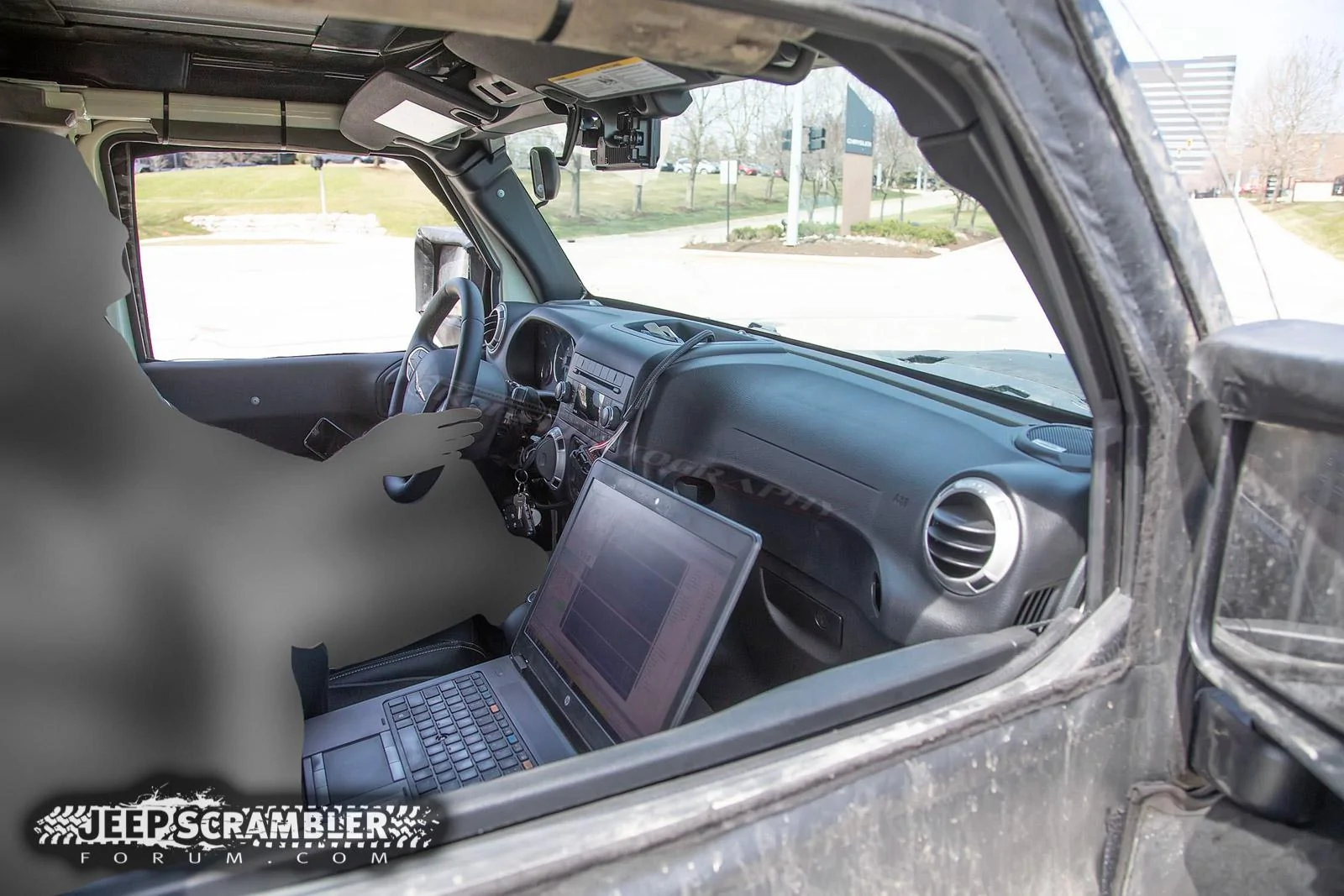 Jeep Gladiator Jeep Gladiator pickup spied close-up, with first interior look JeepScrambler.int01.KGP.ed
