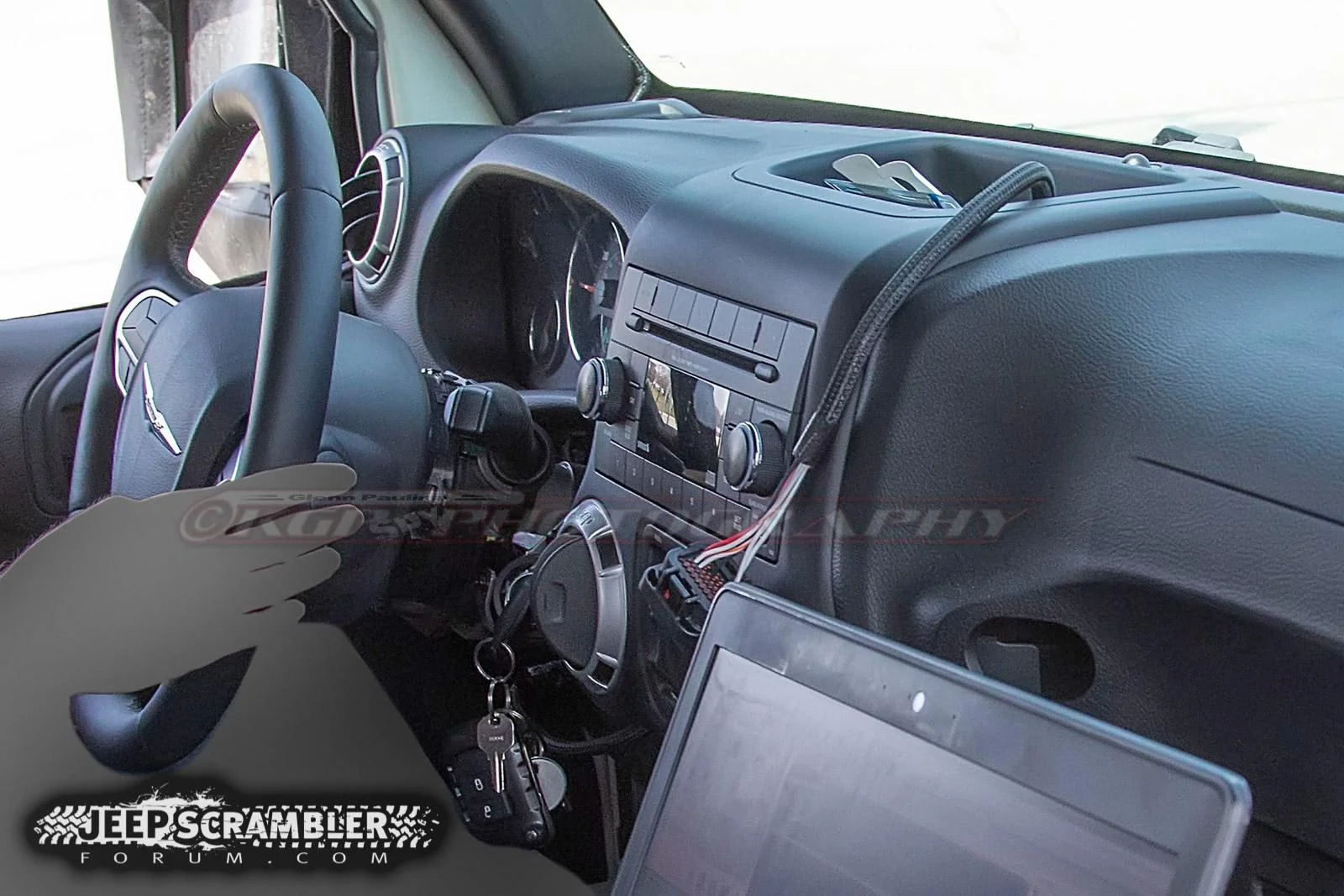 Jeep Gladiator Jeep Gladiator pickup spied close-up, with first interior look JeepScrambler.int03.KGP.ed