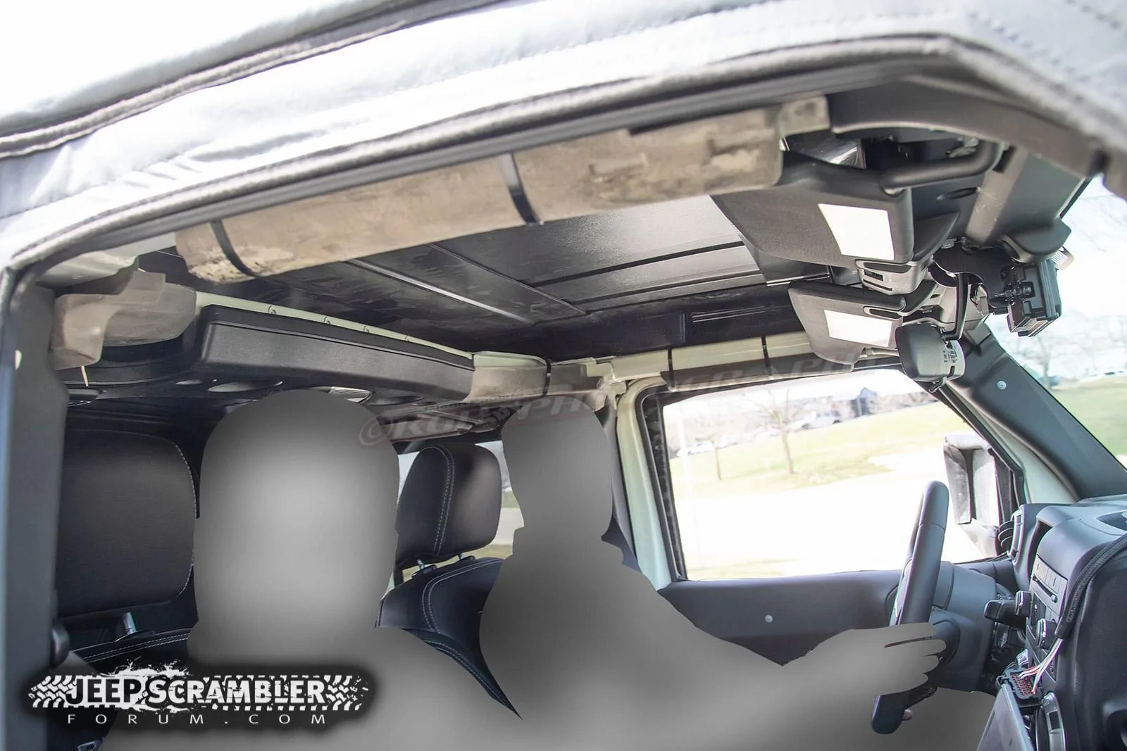 Jeep Gladiator Jeep Gladiator pickup spied close-up, with first interior look JeepScrambler.int07.KGP.ed