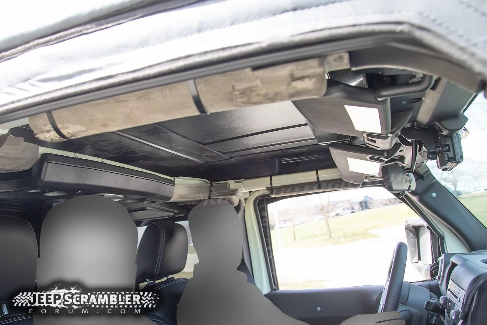 Jeep Gladiator Jeep Gladiator pickup spied close-up, with first interior look JeepScrambler.int11.KGP.ed
