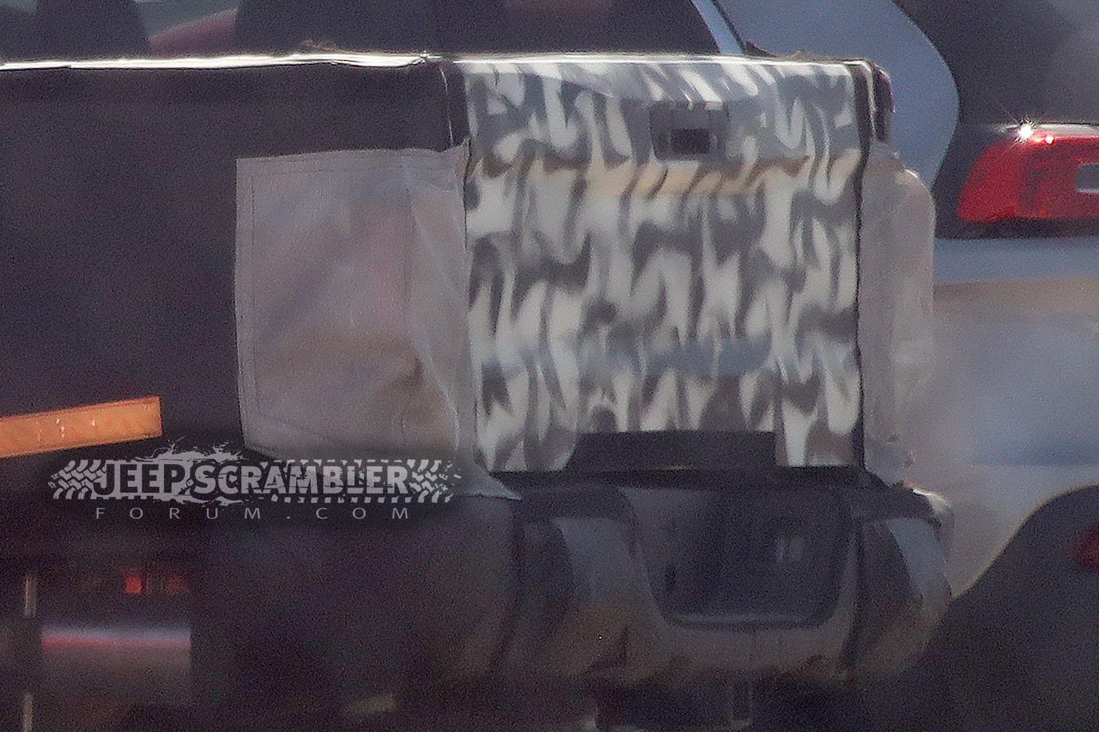 Jeep Gladiator Spied: JT Jeep Gladiator Pickup tailgate comes into better view Jeep-Pickup-JT-Scrambler_Tailgate_002