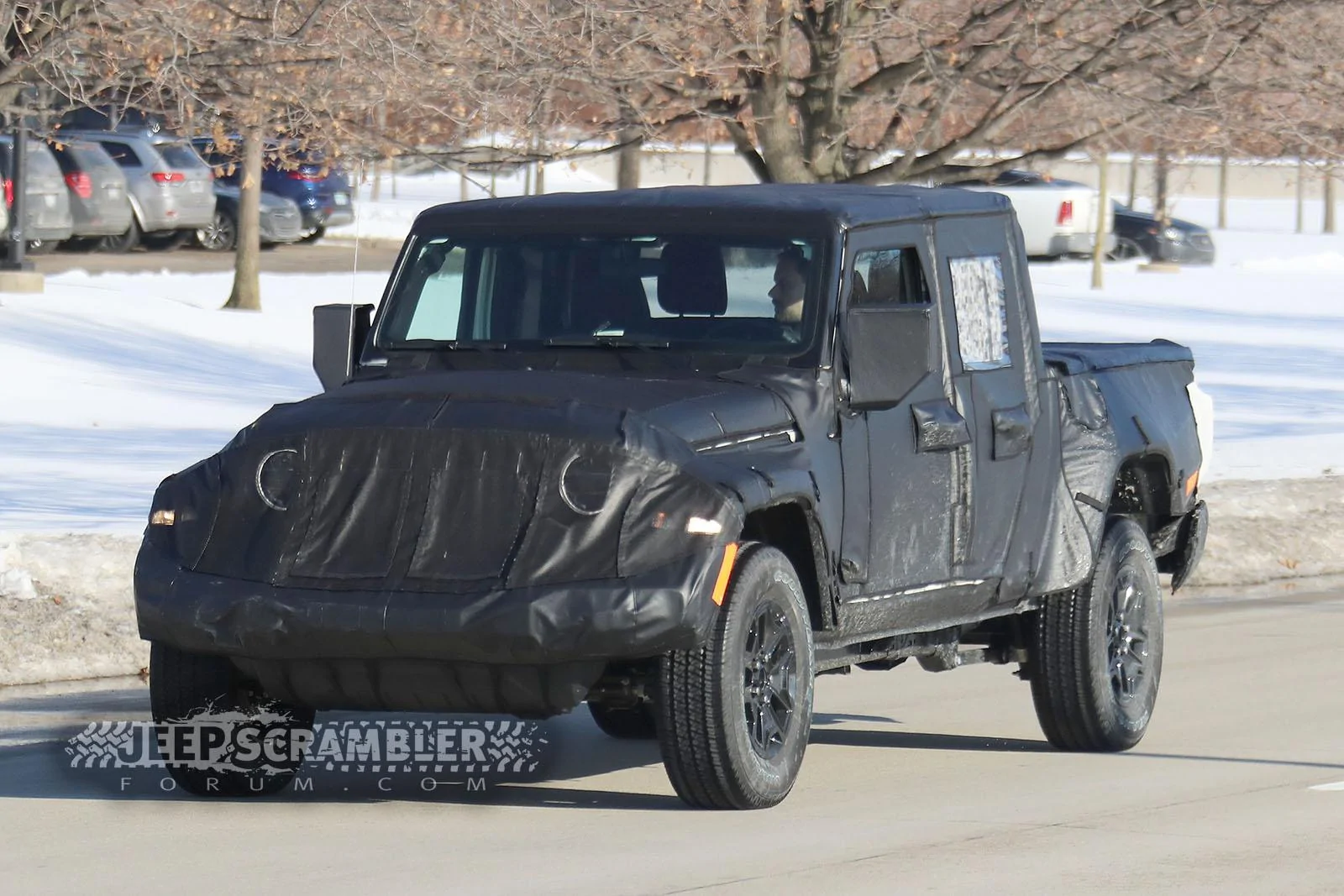 Jeep Gladiator Spied: JT Jeep Gladiator Pickup tailgate comes into better view Jeep-Pickup-JT-Scrambler_Tailgate_005