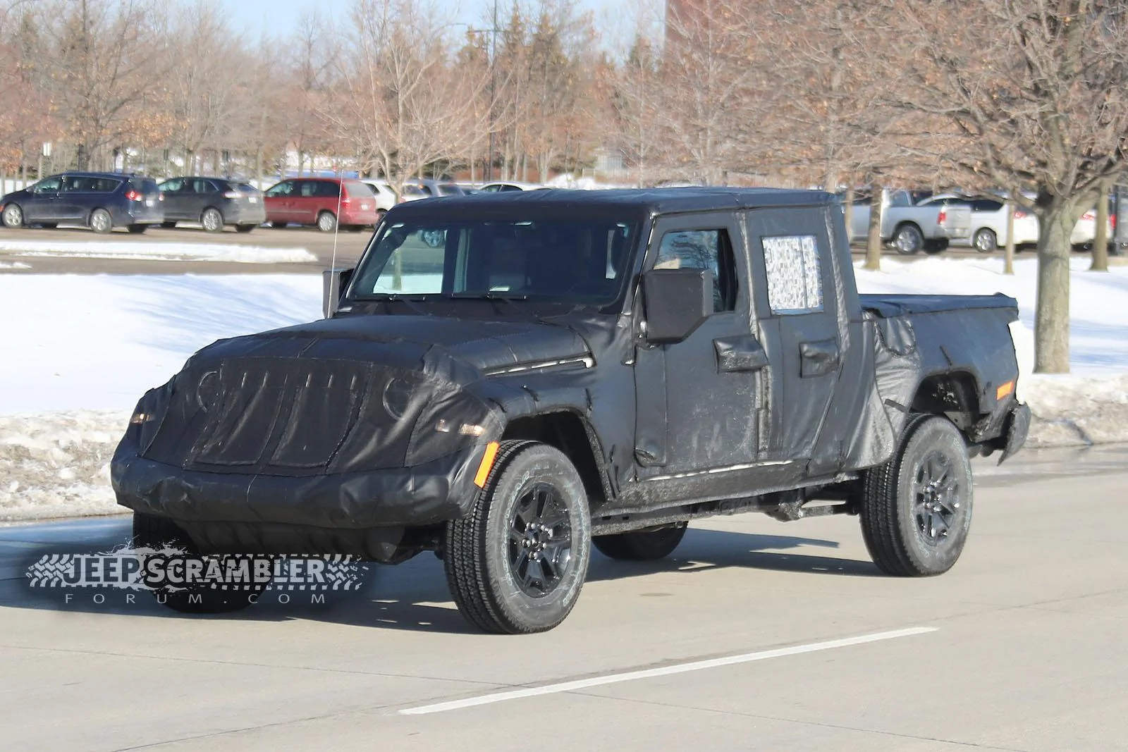 Jeep Gladiator Spied: JT Jeep Gladiator Pickup tailgate comes into better view Jeep-Pickup-JT-Scrambler_Tailgate_007