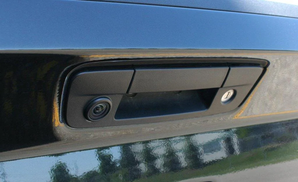 Jeep Gladiator Spied: JT Jeep Gladiator Pickup tailgate comes into better view ram_reverse_cam