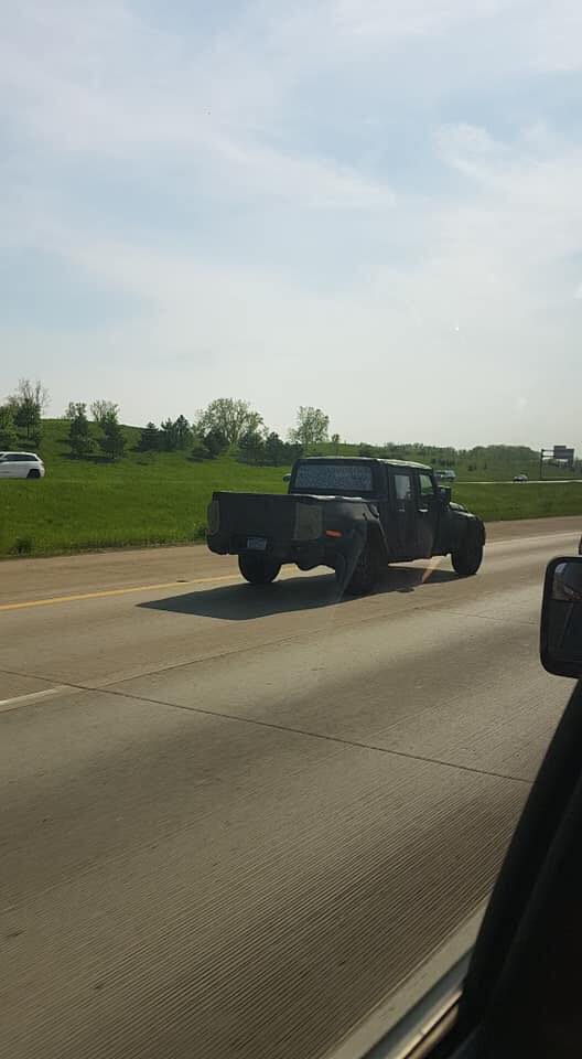 Jeep Gladiator Jeep Gladiator Pickup Truck (JT) Spy Pics and Videos! 32810406_10157127930652289_7809611438875475968_n