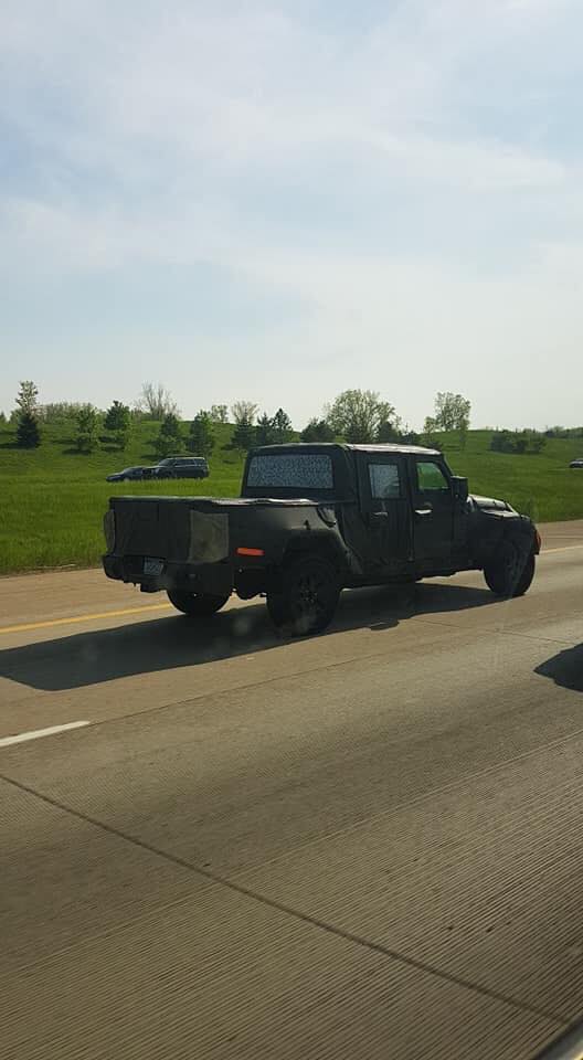 Jeep Gladiator Jeep Gladiator Pickup Truck (JT) Spy Pics and Videos! 32938296_10157127930247289_5383325825716191232_n