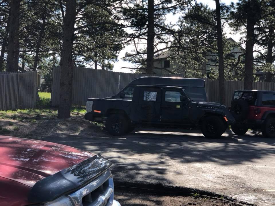 Jeep Gladiator Jeep Gladiator Pickup Truck (JT) Spy Pics and Videos! JeepinCO