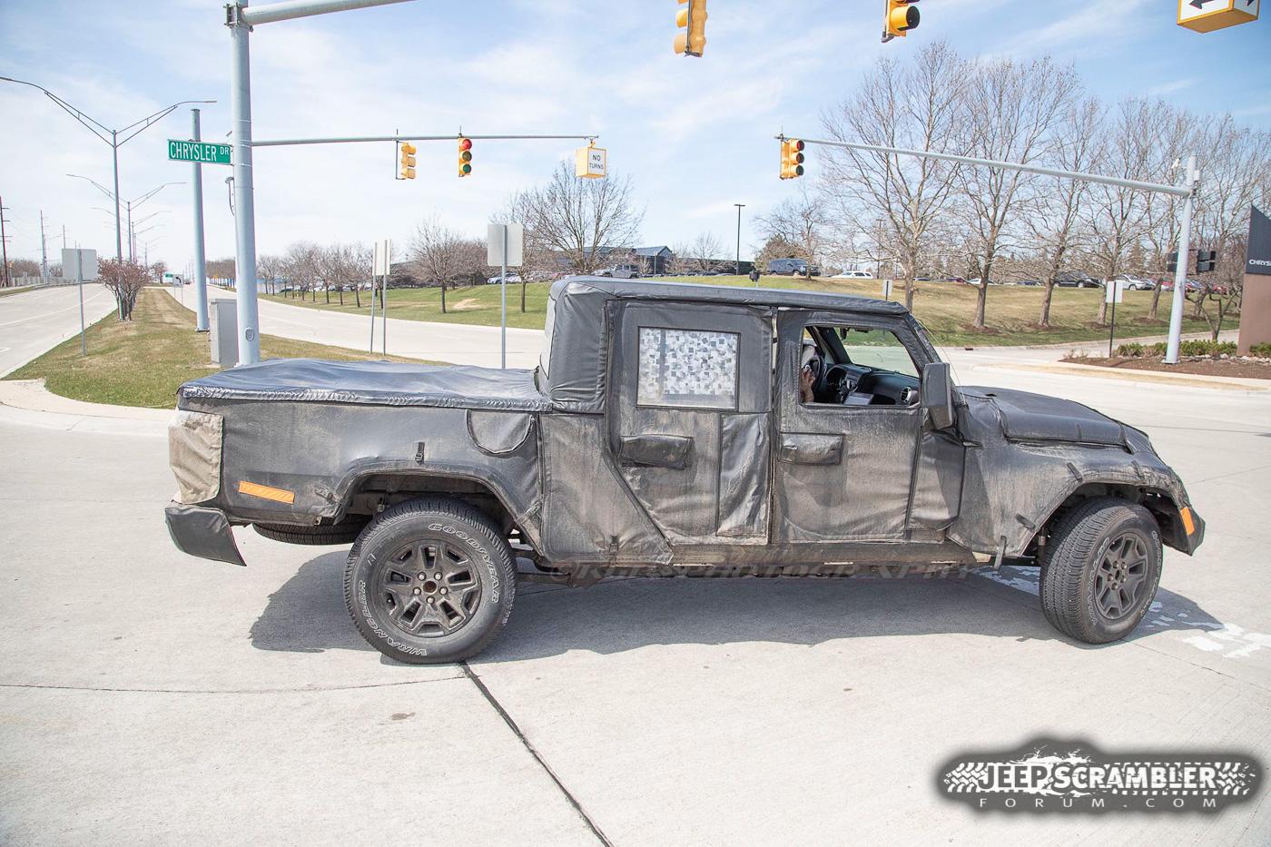 Jeep Gladiator 2020 JT Scrambler Begins Undressing, Showing Partial Grille and Lights 2019-JT-Jeep-Scrambler-Pickup-Truck-Grille-Headlights13