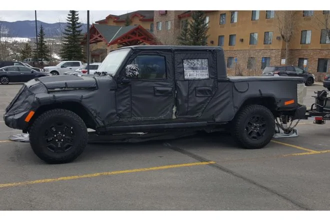 Jeep Gladiator Jeep Gladiator Pickup Truck (JT) Spy Pics and Videos! jeep-jt-spy-lead