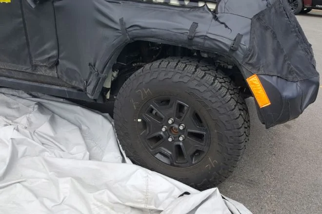 Jeep Gladiator Jeep Gladiator Pickup Truck (JT) Spy Pics and Videos! jeep-jt-spy-falken-tires