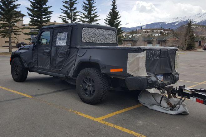 Jeep Gladiator Jeep Gladiator Pickup Truck (JT) Spy Pics and Videos! jeep-jt-spy-rear-bumper